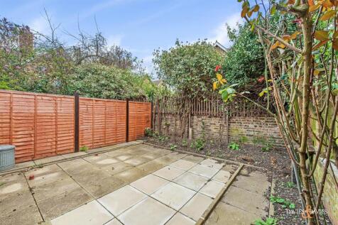 Davies_Davies-36_Stapleton_Hall_Rd-4.jpg