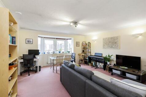 D_D_-_28_Nightingale_Court_-_5.jpg