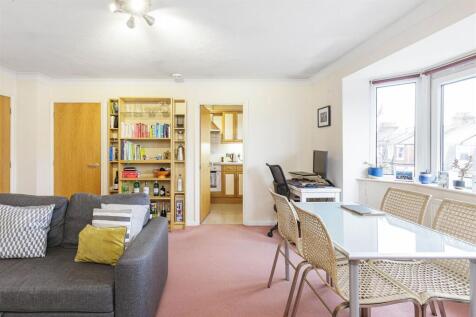 D_D_-_28_Nightingale_Court_-_10.jpg