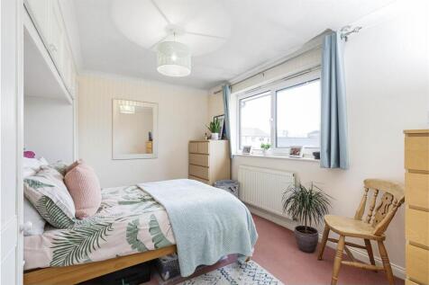 D_D_-_28_Nightingale_Court_-_15.jpg