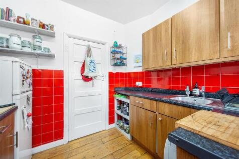31875_davies_and_davies_8_tollington_court_1_lo.jp