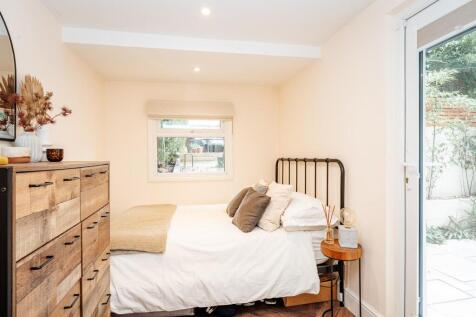 Stroud Green Rd-16.jpg