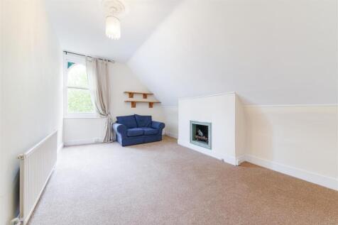 UPPER TOLLINGTON PARK, N4-3.JPG