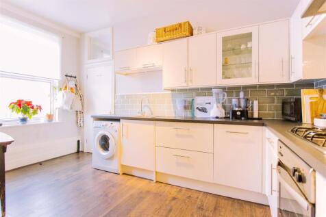 MB_crouch hill_finsbury park_davies davies_12.jpg