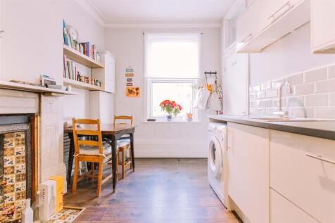 MB_crouch hill_finsbury park_davies davies_13.jpg