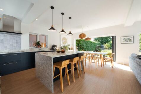 26 Queenswood Drive, Hitchin-16.jpg