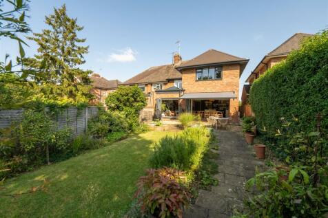26 Queenswood Drive, Hitchin-51.jpg