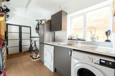 26 Queenswood Drive, Hitchin-09.jpg