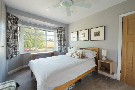 26 Queenswood Drive, Hitchin-28.jpg