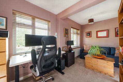 26 Queenswood Drive, Hitchin-30.jpg