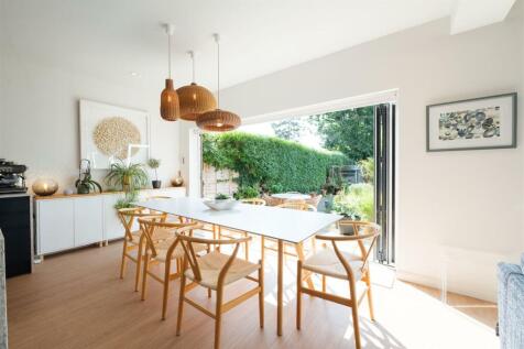 26 Queenswood Drive, Hitchin-15.jpg