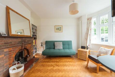 3 Coach Drive, Hitchin-01.jpg
