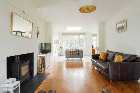 3 Coach Drive, Hitchin-08.jpg