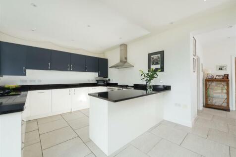 3 Coach Drive, Hitchin-18.jpg