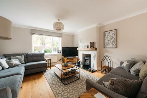 1 Woodside Gardens, Hitchin-01.jpg