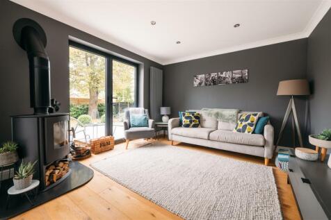 1 Woodside Gardens, Hitchin-11.jpg