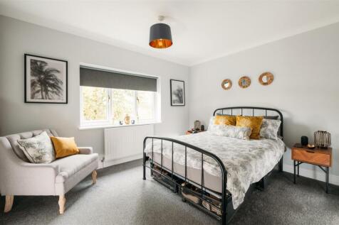 1 Woodside Gardens, Hitchin-26.jpg