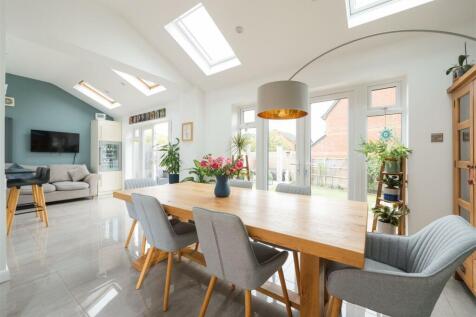 12 Elderberry Drive, Hitchin-11.jpg
