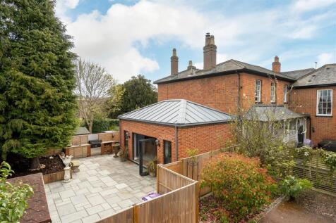Garden House, EXT-02.jpg