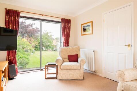 11 Westfield Road, Hitchin-10.jpg