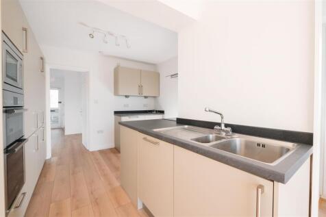 18 Lindsay Avenue, Hitchin-24.jpg