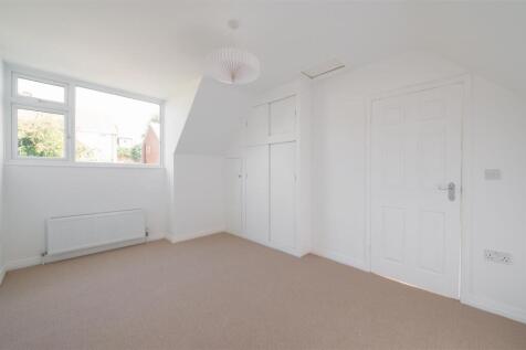 18 Lindsay Avenue, Hitchin-22.jpg