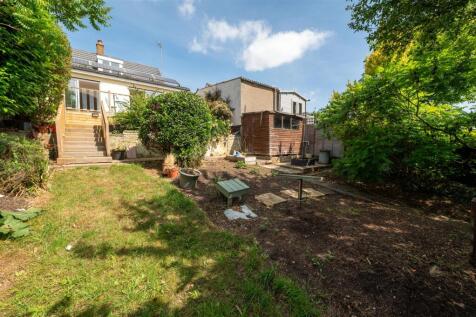 18 Lindsay Avenue, Hitchin-35.jpg