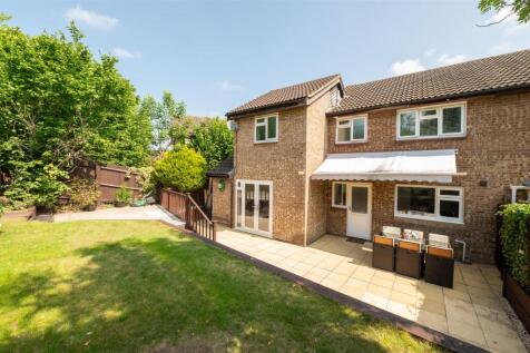 27 Coleridge Close-27.jpg