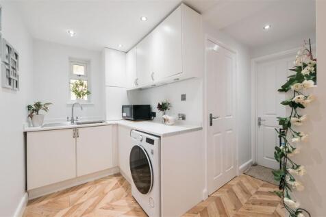 27 Coleridge Close-14.jpg