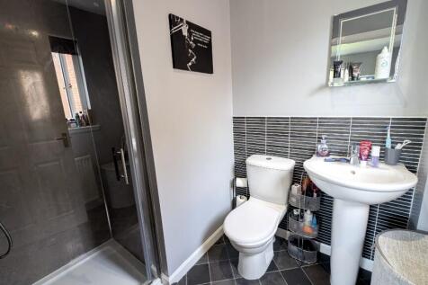 Bedroom 2 En-Suite