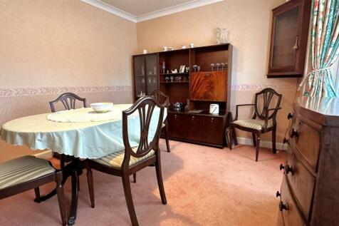 Hem Dining 2.jpg