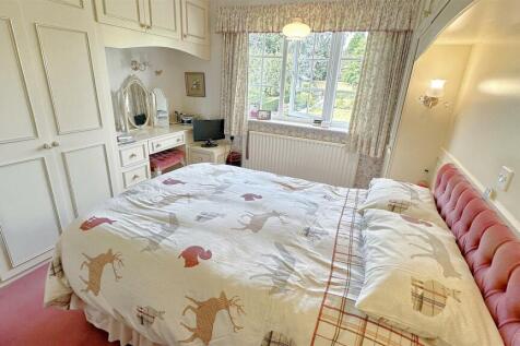 Bed 1 Hem.jpg