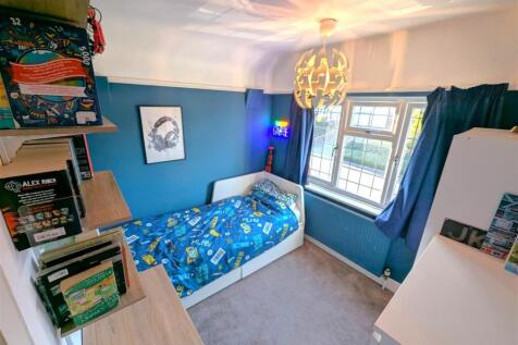 Bed 3.jpg
