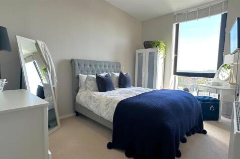 Bedroom.JPG