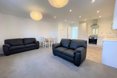 Lounge/kitchen overview