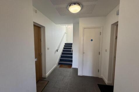 COMMUNAL ENTRANCE