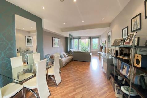 OPEN PLAN LIVING DINING ROOM &#43; LOBBY AREA