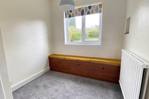 SITTING/DINING AREA