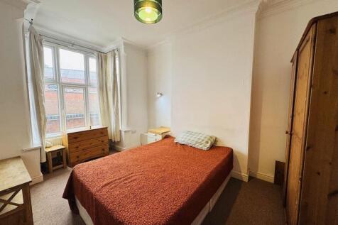 FRONT ROOM