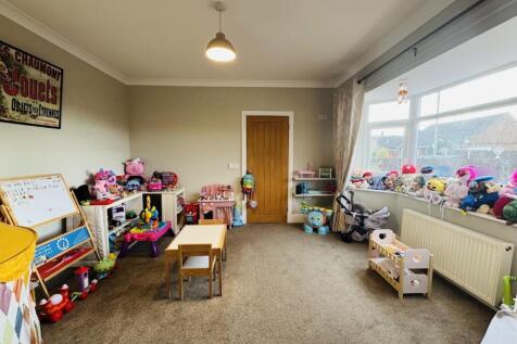 GROUND FLOOR BEDROOM ONE