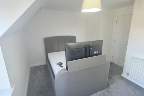 Bedrom 1.jpeg