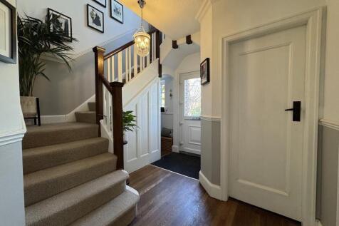 ENTRANCE HALLWAY