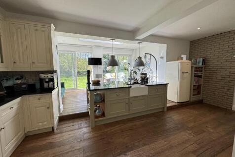 LIVING DINING KITCHEN