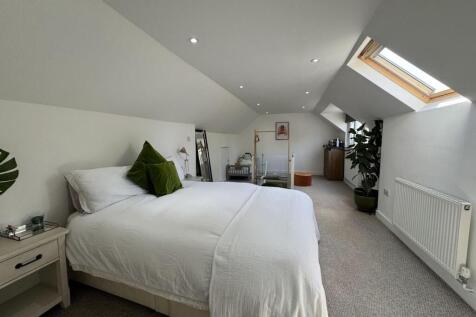 BEDROOM FIVE