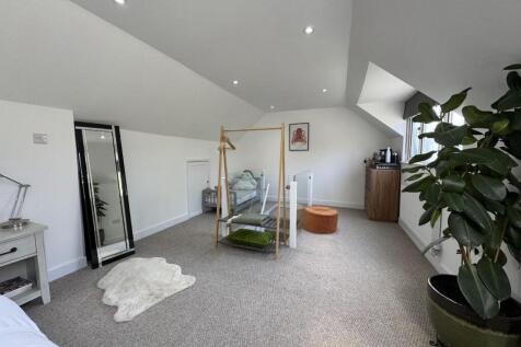 BEDROOM FIVE