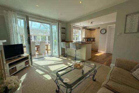 LIVING DINING AREA