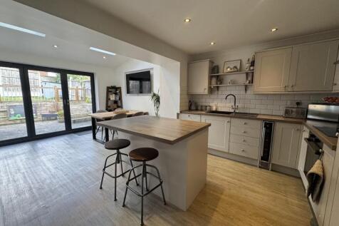 LIVING DINING KITCHEN