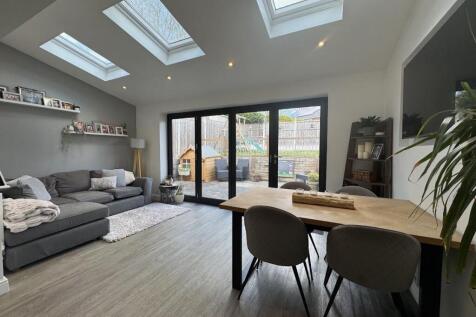 LIVING DINING AREA