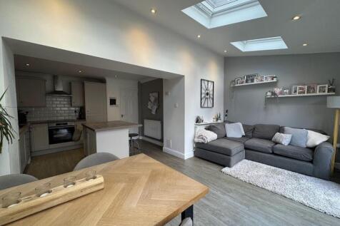 LIVING DINING AREA