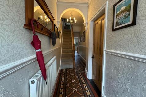 FORMAL HALLWAY